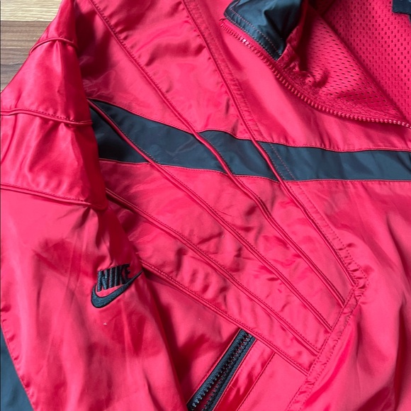 Jordan Red Mesh Jacket - Picture 4 of 5